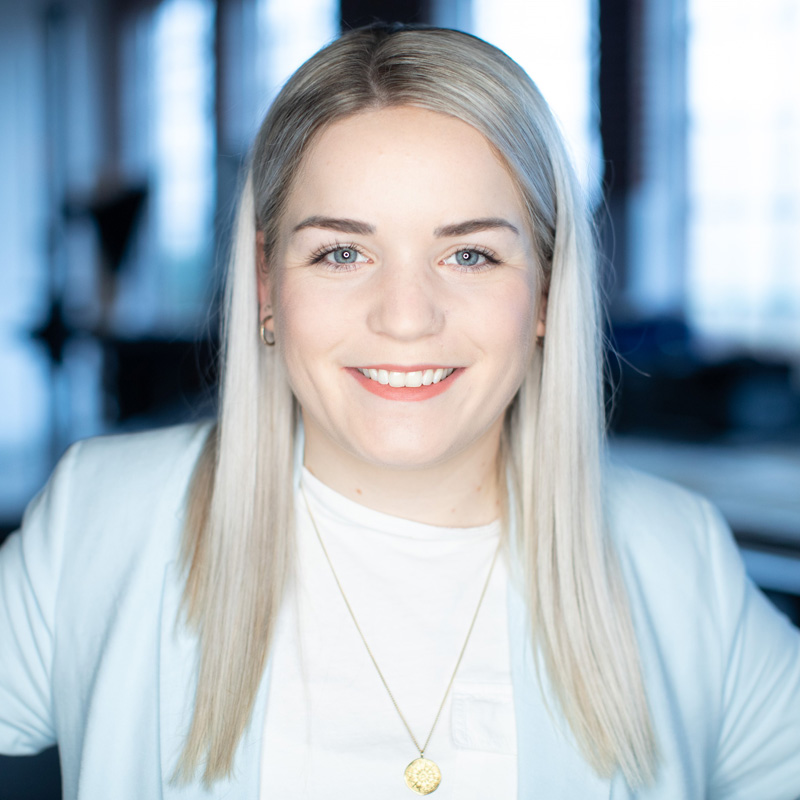  Carolin Hlscher